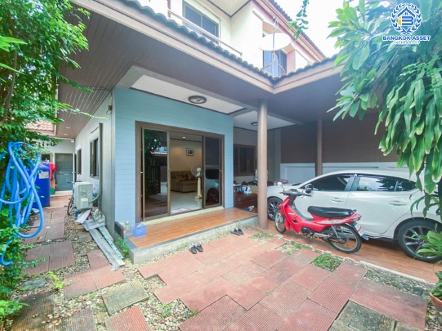 *****บ้านแฝดมือสองย่านนนทบุรี ม.อุดมทรัพย์ บางกรวย-ไทรน้อย หลังมุม! ทำเลดีที่สุดในโครงการ เนื้อที่ 37.1 ตร.ว. ฟังก์ชัน 3 ห้องนอน 2 ห้องน้ำ 1 ที่จอดรถ บ้านพร้อมยู่ ติดสวน บนทำเลเชื่อมต่อถ.ราชพฤกษ์, ถ.บางกรวย-ไทรน้อย ใกล้วงเวียนพระราม5